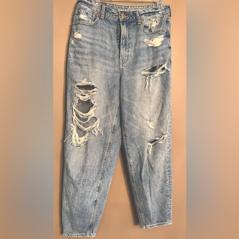 American Eagle Size 6 Mom Jean